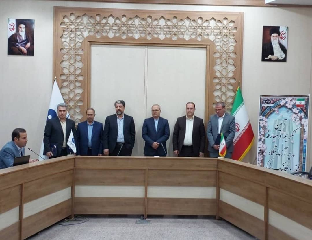 آیین تکریم و معارفه مدیر سابق و جدید آزمایشگاه فنی و مکانیک خاک استان همدان برگزار شد